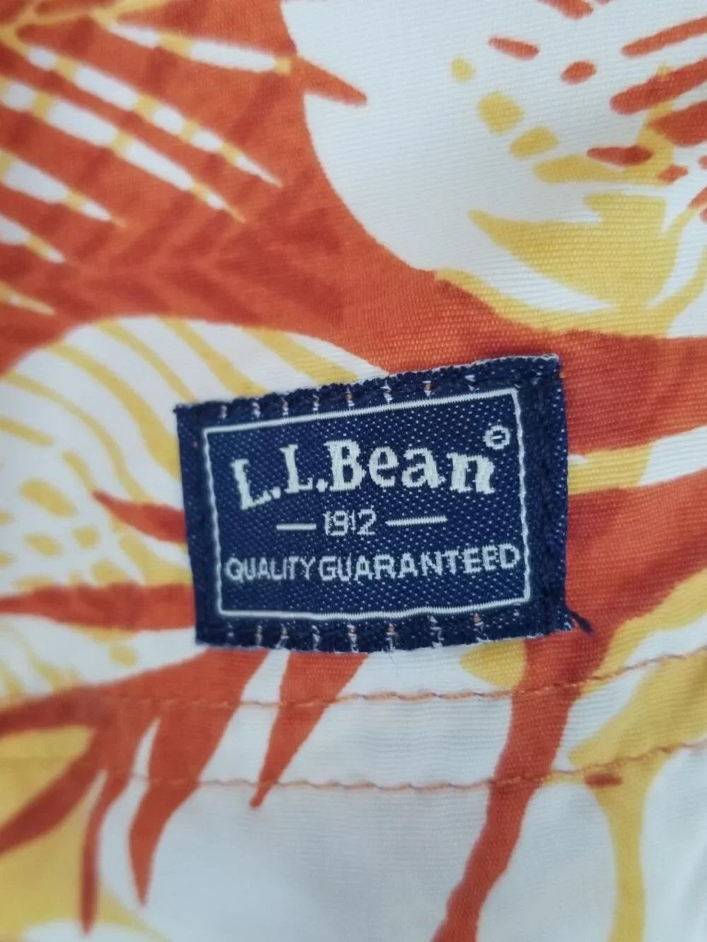 L.L. Bean Men's Swim Shorts Size Large Bathing Suit Trunks Tropical Print